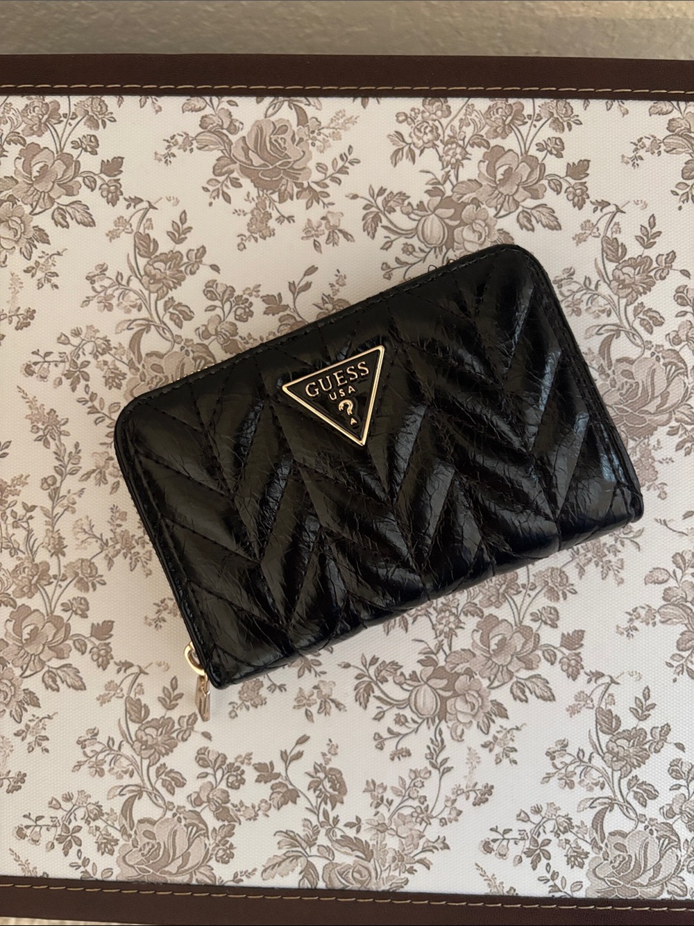 Guess Chevron Quilted Compact Black Leather Wallet Clutch for Bag Like New